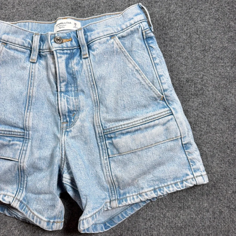 Abercrombie & Fitch The Dad Short Women 26 Light Blue High Rise Utility Denim